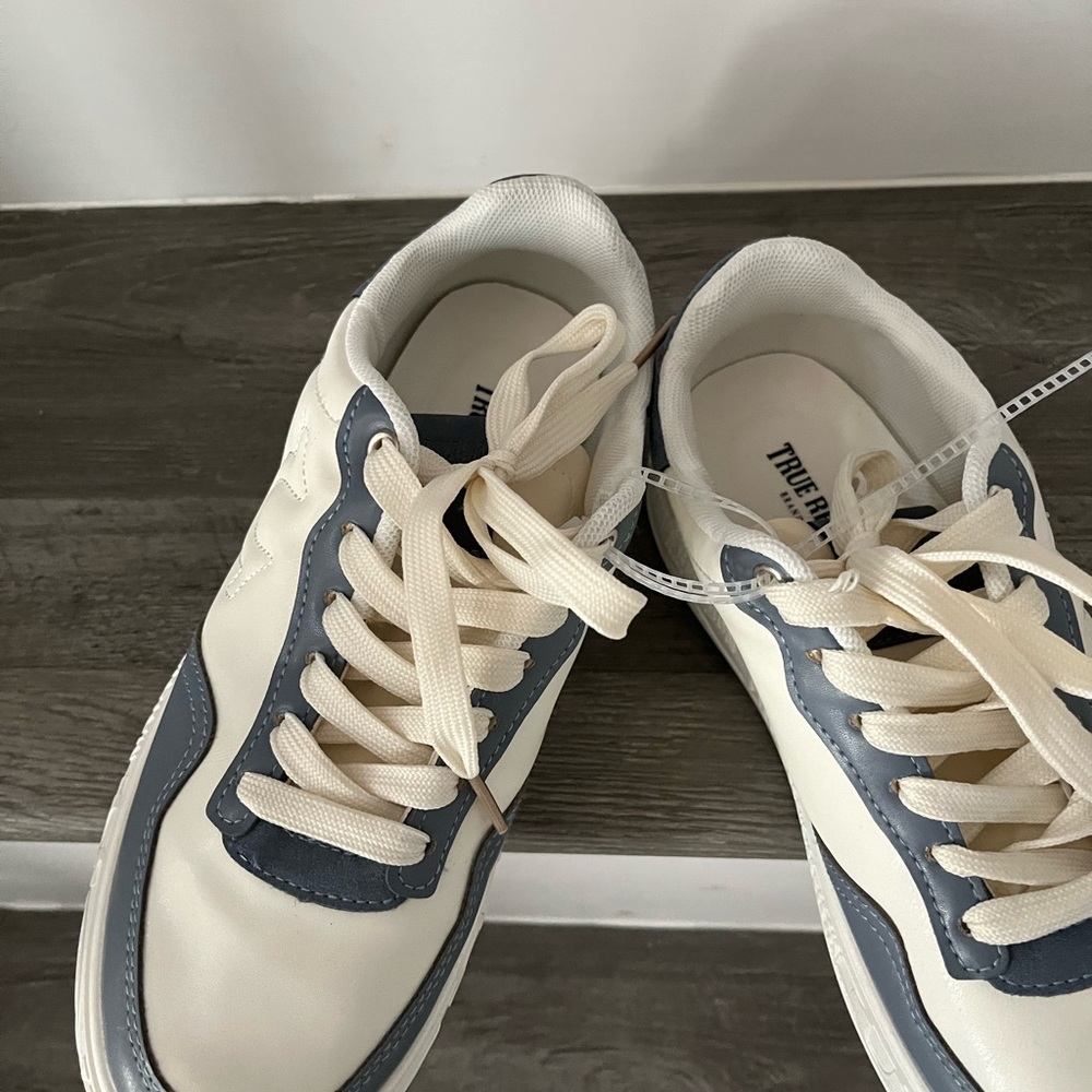Gorgeous True Religion women’s sneakers